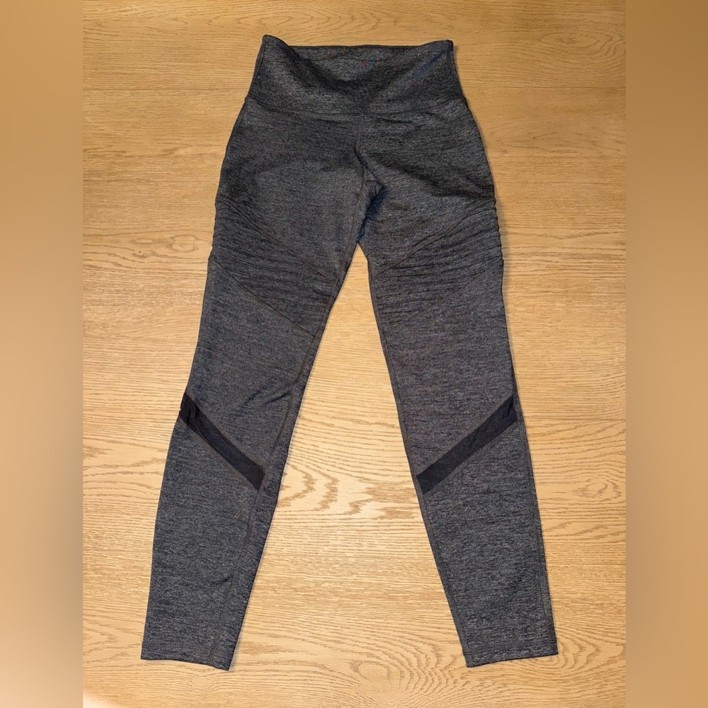 Old Navy Active Go-Dry Fitted Mesh Ribbed Detail Workout Leggings Small